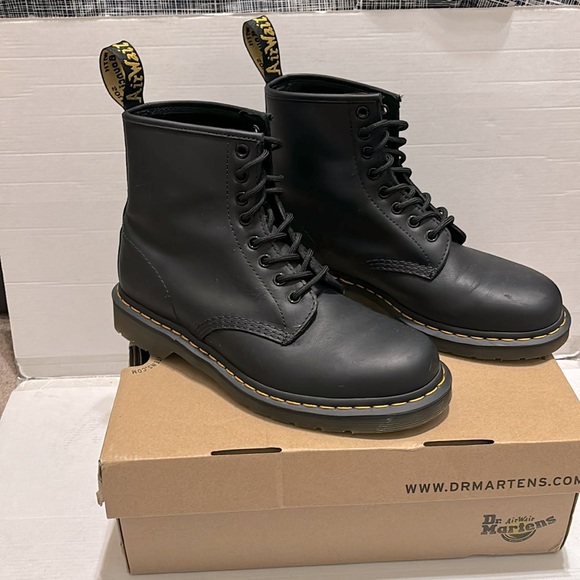Dr. Martens Black Greasy size 9 - Picture 3 of 8